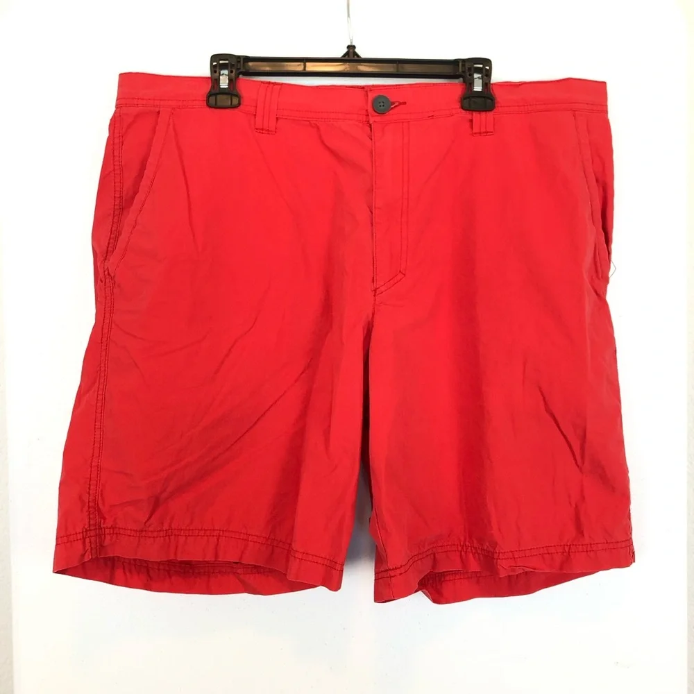 Columbia Flat Front Casual Chino Shorts Men's Size 40W Red Mid Rise‎ Pockets